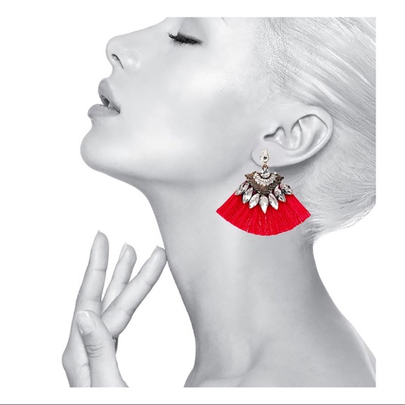 Amazing Red Boho Tassel Earrings NWT - Picture 2 of 4